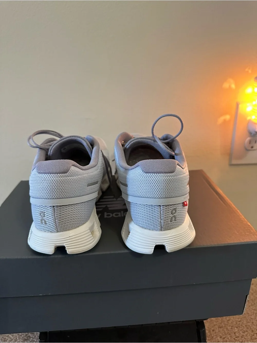 On Running Cloud 5 Women’s Size W9.5 color Heather/Fossil